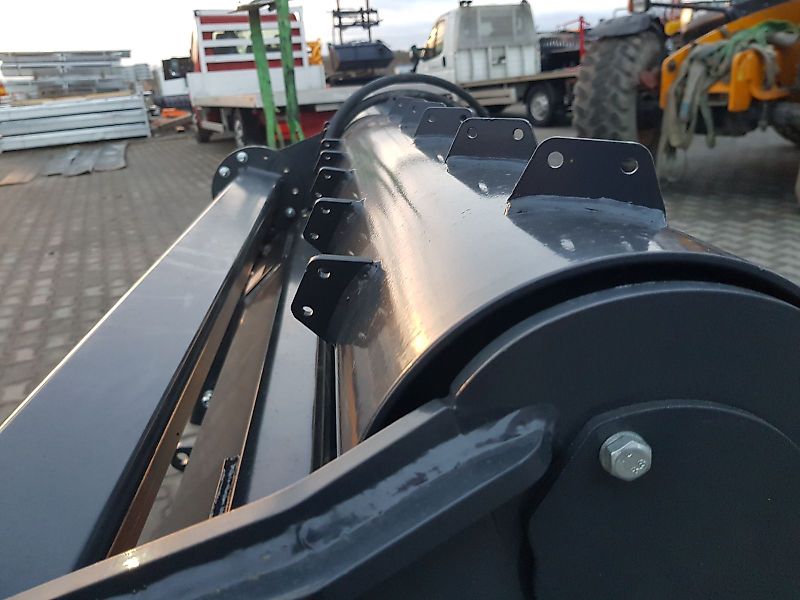 Top-Agro Volumenschaufel mit starre Fresswalze VSM15+HFX15