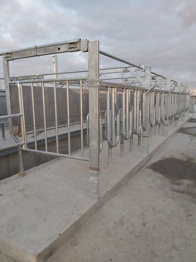 AgroMix Wygrodzenia udojowe ,,Bok w bok''