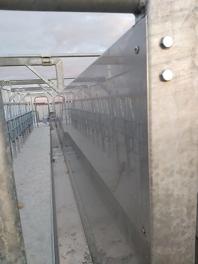 AgroMix Wygrodzenia udojowe ,,Bok w bok''