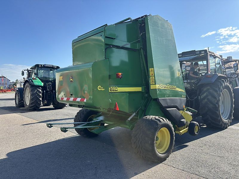 John Deere 592