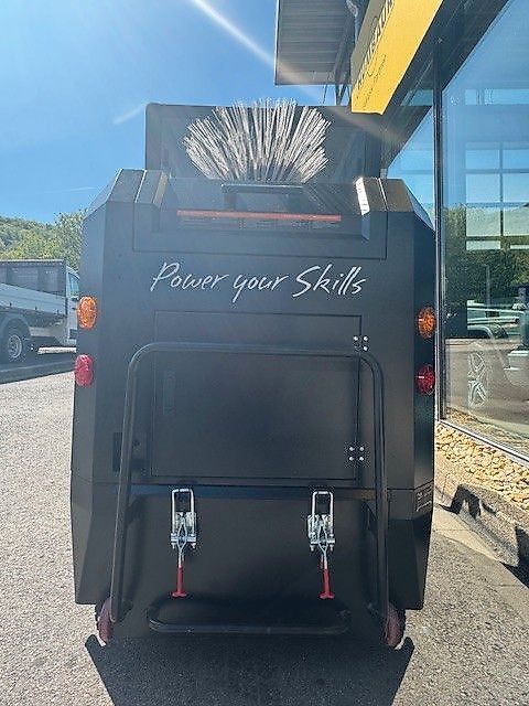 Daewoo DAS 100 Kehrmaschine Kabine elektrisch