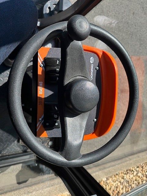 Daewoo DAS 100 Kehrmaschine Kabine elektrisch