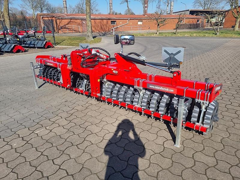 DA Landtechnik Aragon 4,0-6,0m Prismenpacker Frontpacker