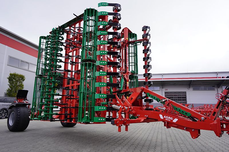 AGRO-MASZ AUC 60 - Gezogene Version Kompaktor