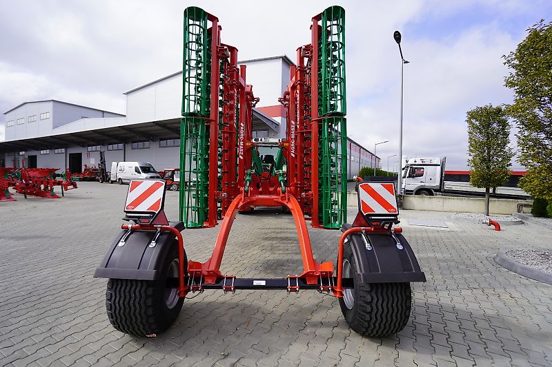 AGRO-MASZ AUC 60 - Gezogene Version Kompaktor