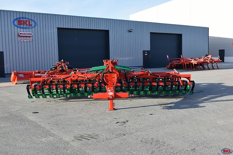 AGRO-MASZ AUC 60 - Gezogene Version Kompaktor