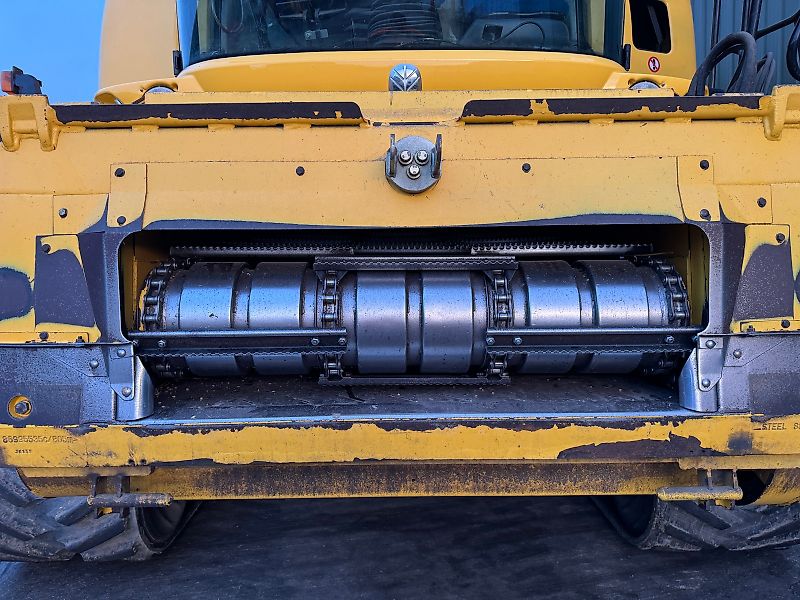 New Holland CR9080 c/w 30ft Varifeed Header