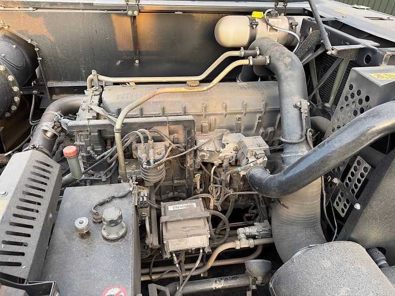 New Holland CR9080 c/w 30ft Varifeed Header