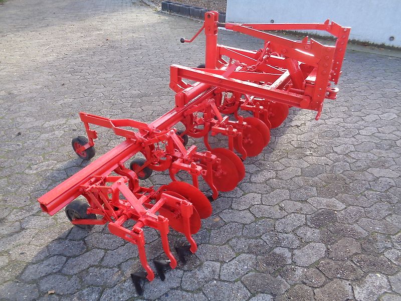 Rau 6 reihige Fronthacke mit Hubgerüst für Schlepper ohne Fronthydraulik mit Hohlscheiben zur Kulturschonung ideal für Hinterradschlepper mit engen Wendekreis keine Schmotzer Fronthacke