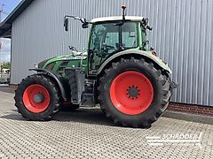 Fendt 724 VARIO SCR PROFI PLUS