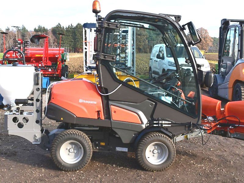 Husqvarna Rider P525 DX Winterdienst Schneeschild V-Pflug Salzstreuer