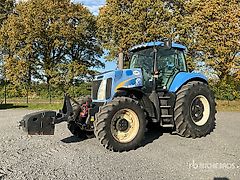 New Holland T8040