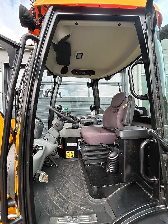 JCB 406 Agri Stufe V - inkl. Schaufel, Palettengabel