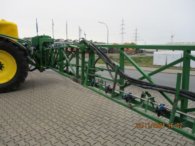 John Deere R962I