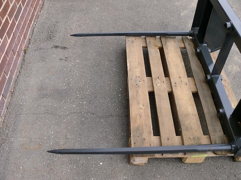 Stoll Ballenspieß für Frontlader-Euro-Aufnahme mit 2 Zinken