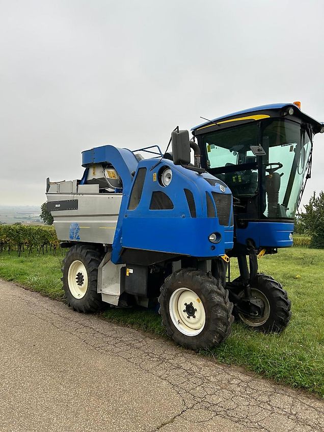 New Holland Braud VM460