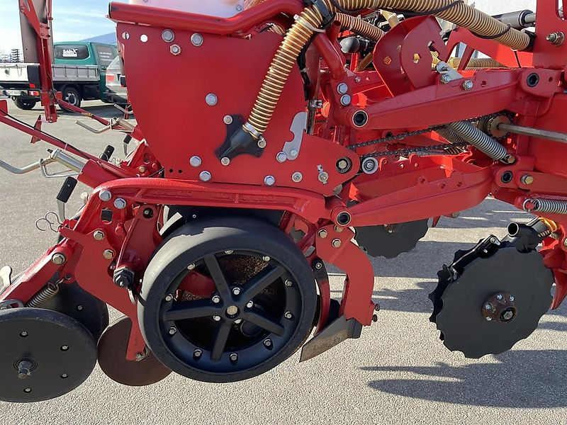 Kverneland Optima TF Profi 2, 8-reihig, mechanischer Antrieb, Düngeeinrichtug, Baujahr 2018, gepflegter Zustand