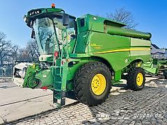 John Deere S690