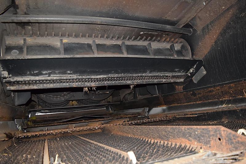 New Holland CR 9090 Elevation