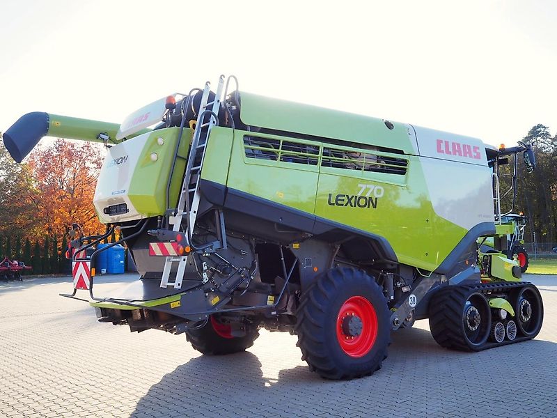 Claas Lexion 770TT 4x4 + V1200