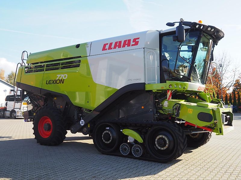 Claas Lexion 770TT 4x4 + V1200