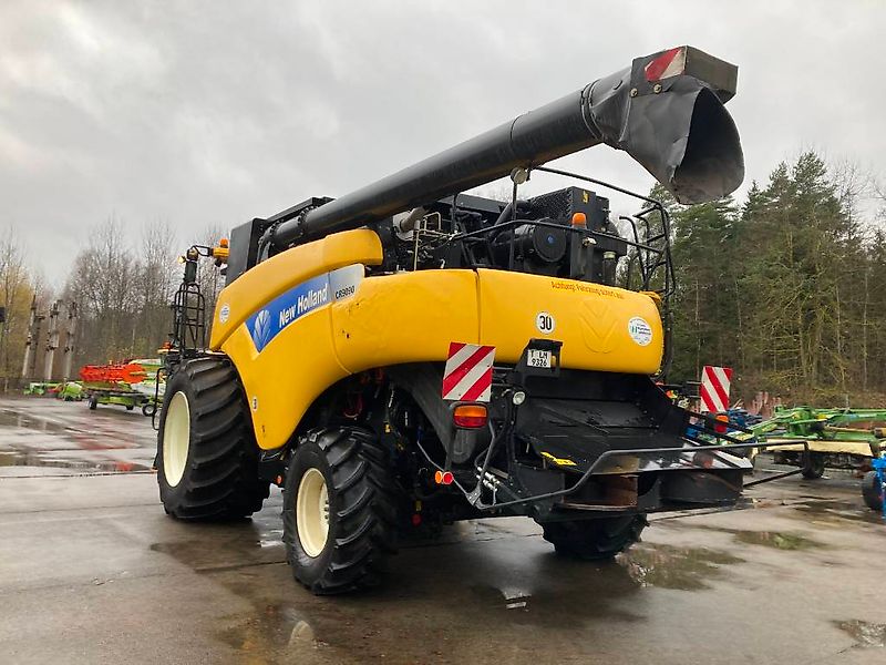 New Holland CR 9090 Elevation