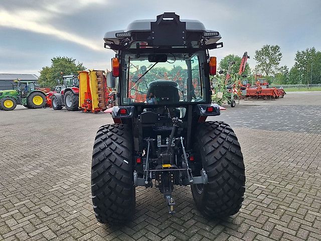 Massey Ferguson 1750M HST