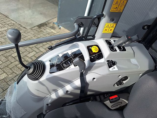 Massey Ferguson 1750M HST