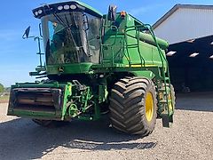John Deere S690I