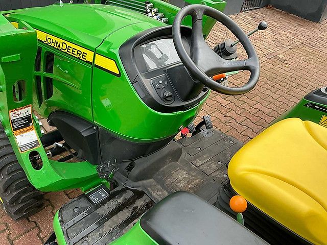 John Deere E02