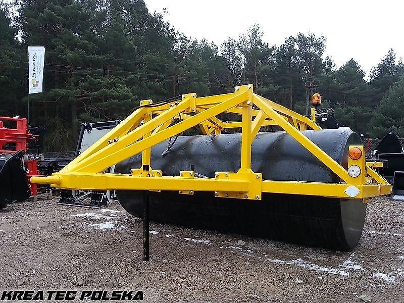 KMZ Wiesenwalze mit Fahrgestell 2-Zyl. 2,5-3,0m / meadow roller