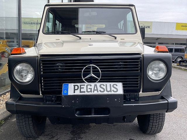 Mercedes-Benz 240 GD Oldtimer 4x4 SUV Geländewagen