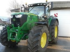 John Deere 6215R