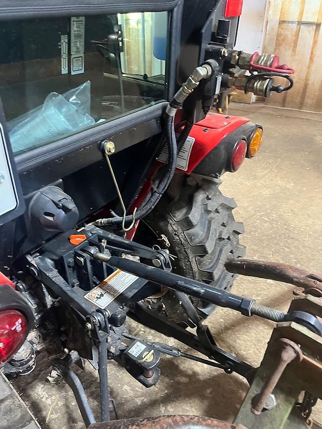 Branson Traktor 2100