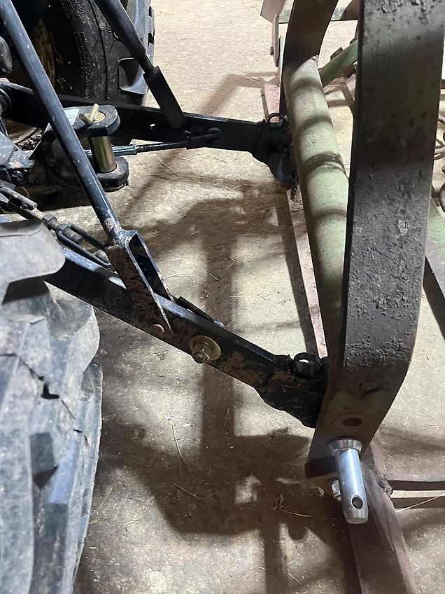 Branson Traktor 2100