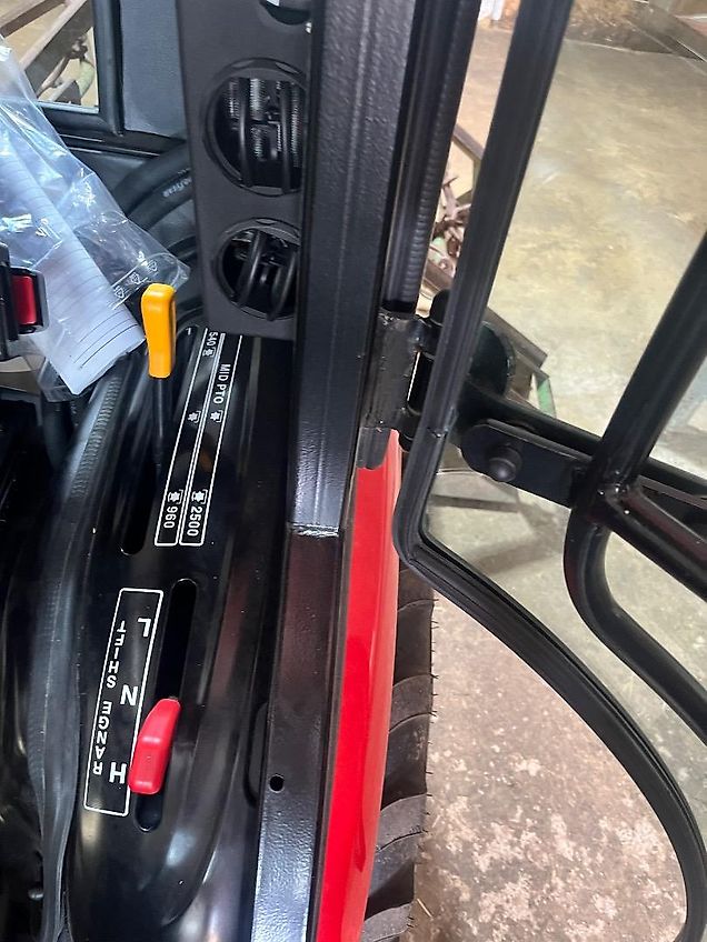 Branson Traktor 2100