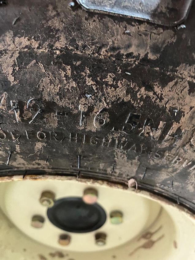 Branson Traktor 2100