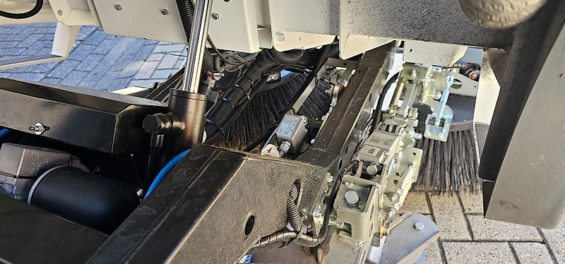 Tenax ELECTRA 2.0 EVOS + 100% elektrische Straßenreinigung - auch zur Miete!