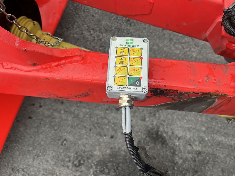 Pöttinger Euroboss 330 H