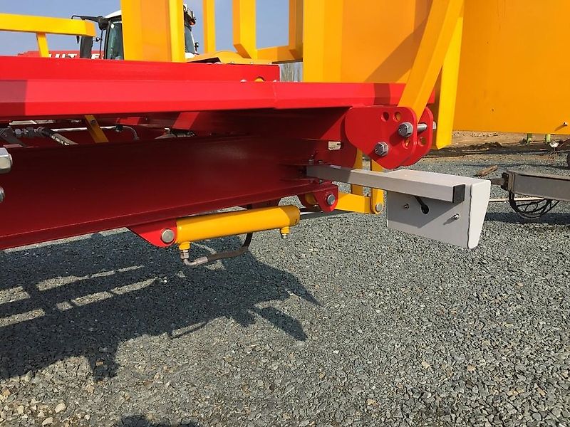 Kobzarenko Ballenwagen Selbstlader Typ PT-18 (für 18 Ballen)