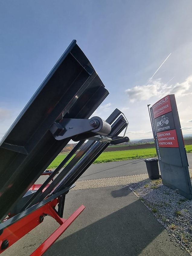 Kobzarenko Ballenwagen Selbstlader Typ PT-18 (für 18 Ballen)