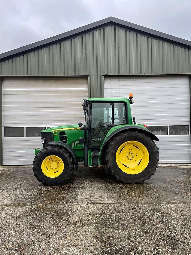 John Deere 6330