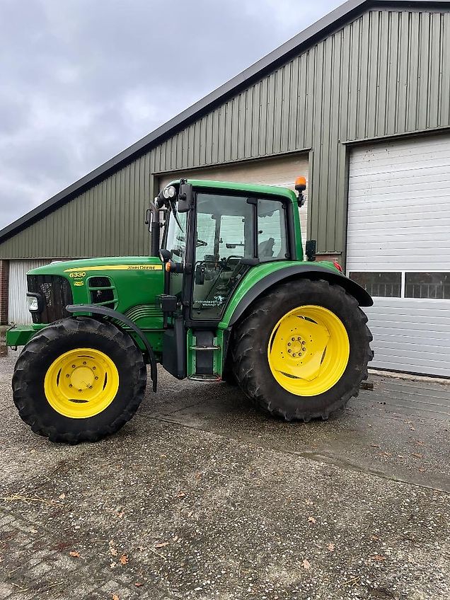 John Deere 6330