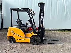 Hyundai 25B-7A Heftruck