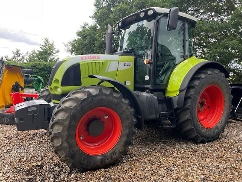Claas ARION 640