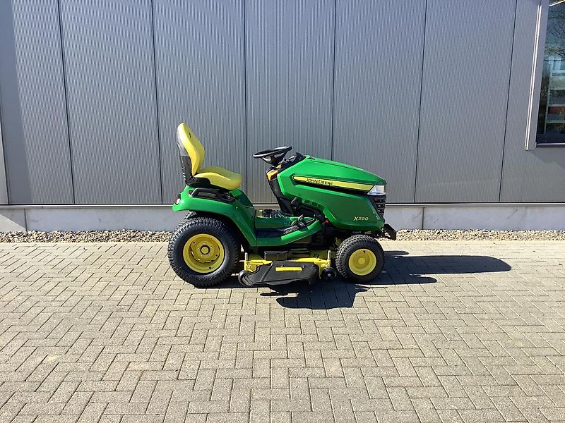 John Deere X590