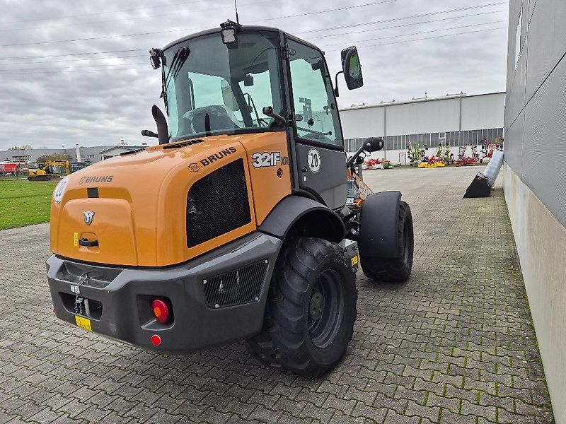 Case 321F STD XR EVO