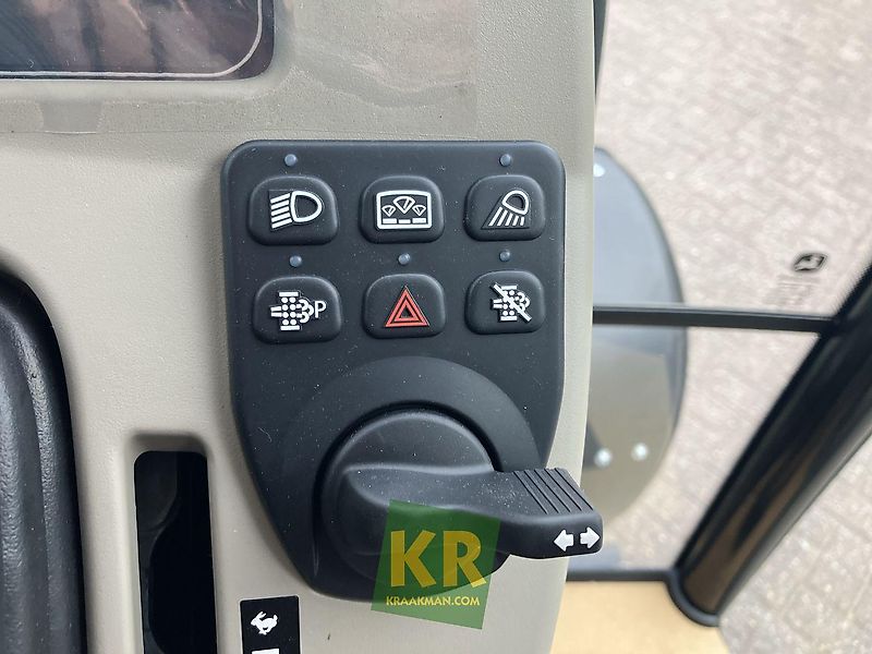 John Deere 3039R #694696