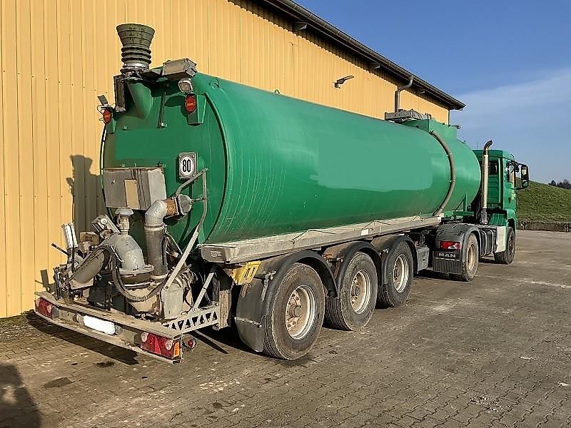 Stapel und MAN MAN TGS 18.360 4x4 BLS (Agro LOF) und Stapel 3-Achs Tanksattelauflieger