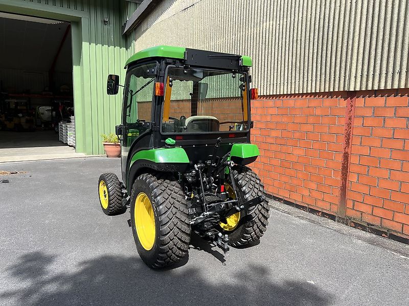 John Deere 2032R